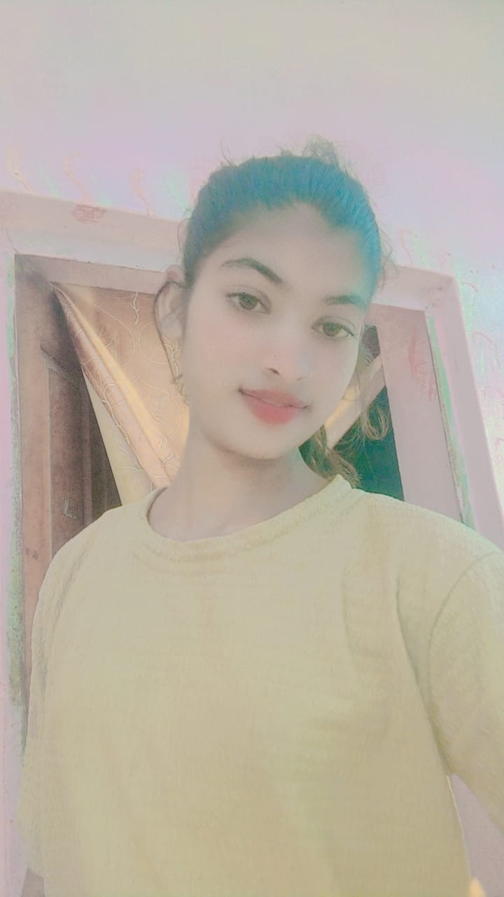 कुरेसर घाट पर शव निकलवती पुलिस व मृतक की फाइल फोटो