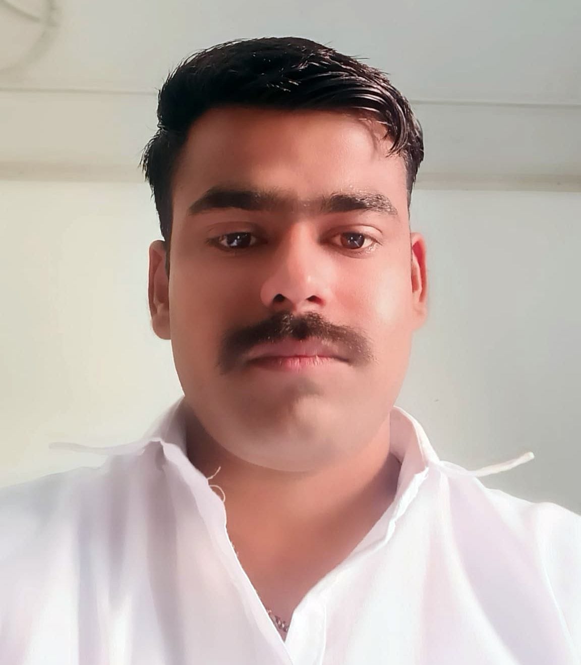 22जेएनडी14-रंगशाला के पास बना पटवारखाना, जहां पर फीस संबंधित सूची नहीं लगी है। संवाद