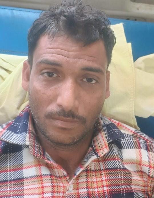 फोटो-13- मौके से बरामद आरोपी की कार। स्रोत: पुलिस विभाग