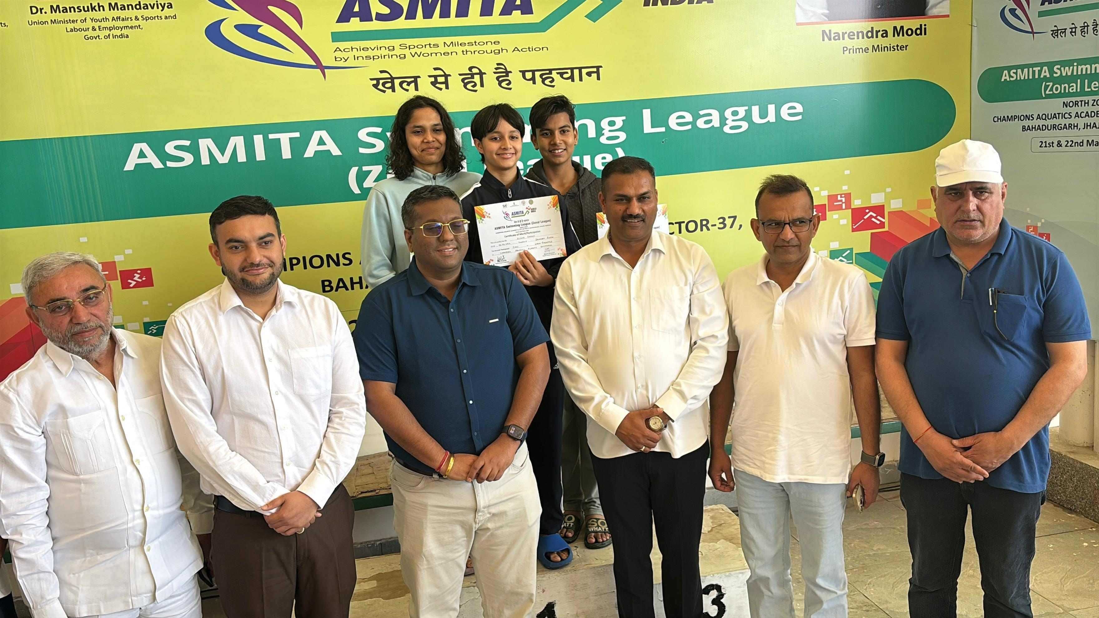 -फोटो 85 : अस्मिता वूमेंस स्वीमिंग लीग नॉर्थ जोन की प्रतिस्पर्धा में भाग लेते तैराक। स्रोत एकेड -फोटो 85 : अस्मिता वूमेंस स्वीमिंग लीग नॉर्थ जोन की प्रतिस्पर्धा में भाग लेते तैराक। स्रोत एकेड