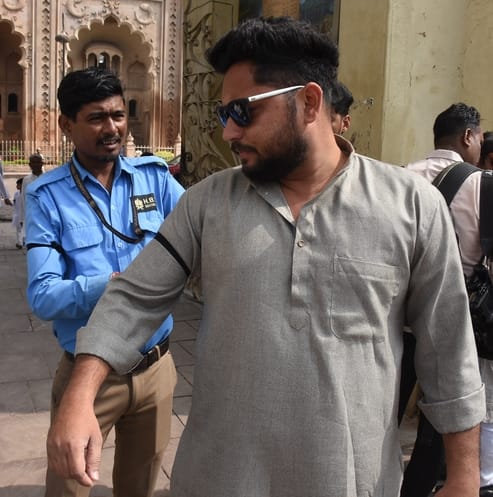 ईद... दुआ में मांगी दुनिया की सलामती ईद... दुआ में मांगी दुनिया की सलामती
