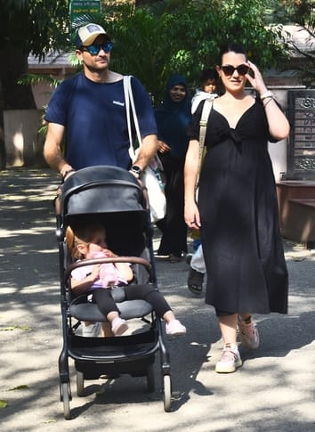 जू में उमड़ी दर्शकों की भीड़