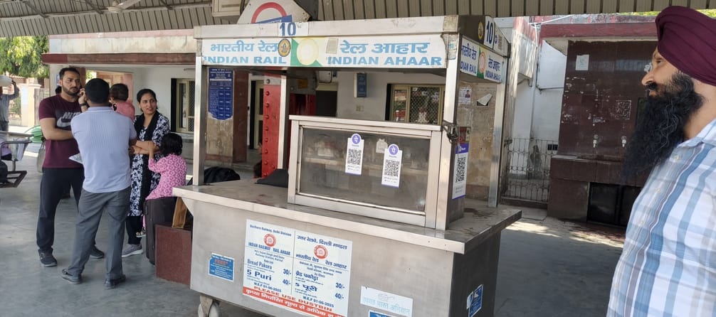 कंजक को देने के लिए मानवी ने अपने करोसये से बनाएं पर्स। संवाद कंजक को देने के लिए मानवी ने अपने करोसये से बनाएं पर्स। संवाद