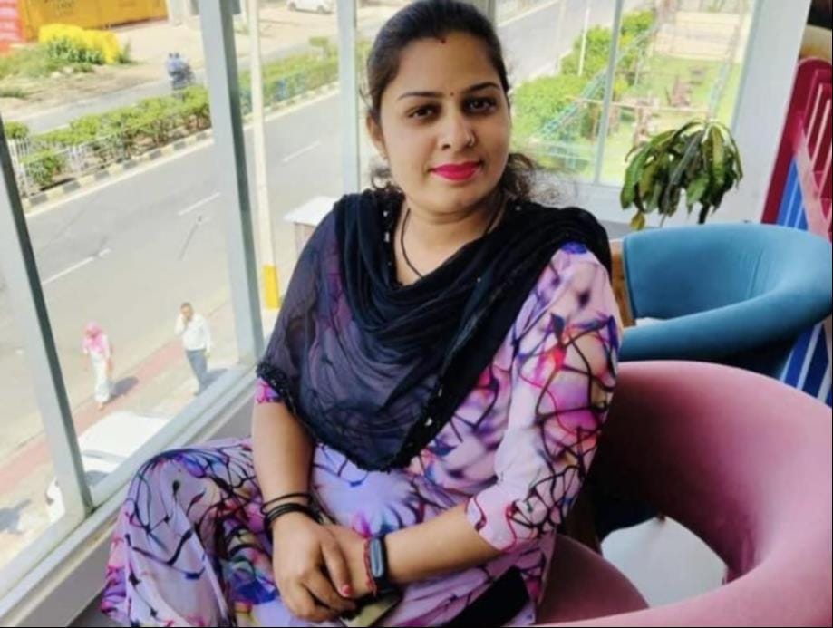 कुरुक्षेत्र। मटर की फसल दिखाते किसान संतोष कुमार। संवाद