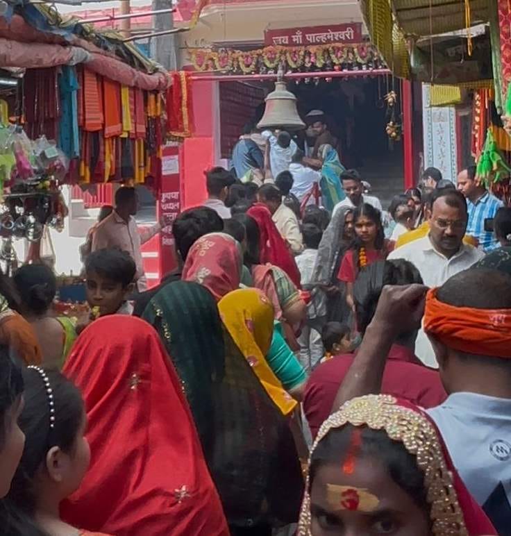 सगड़ी तहसील क्षेत्र के जमीन हरखोरी (धनछुला) स्थित मां चन्नाराम कालिका मंदिर में मां का किया गया सगड़ी तहसील क्षेत्र के जमीन हरखोरी (धनछुला) स्थित मां चन्नाराम कालिका मंदिर में मां का किया गया