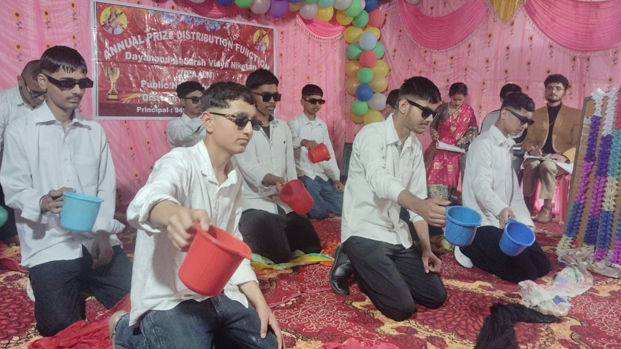 डीएवीएन पब्लिक स्कूल ददाहू में रंगारंग सांस्कृतिक कार्यक्रम प्रस्तुत करते बच्चे। संवाद