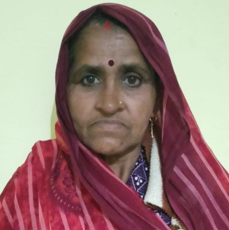 फोटो 23सीकेटीपी 19 गैस एजेंसी पर लाइन में खड़े उपभोक्ता। संवाद फोटो 23सीकेटीपी 19 गैस एजेंसी पर लाइन में खड़े उपभोक्ता। संवाद