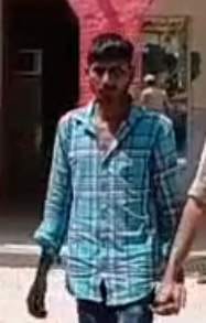 ई-रिक्शा चोरी करने वाले दोनों आरोपी। श्रोत-पुलिस