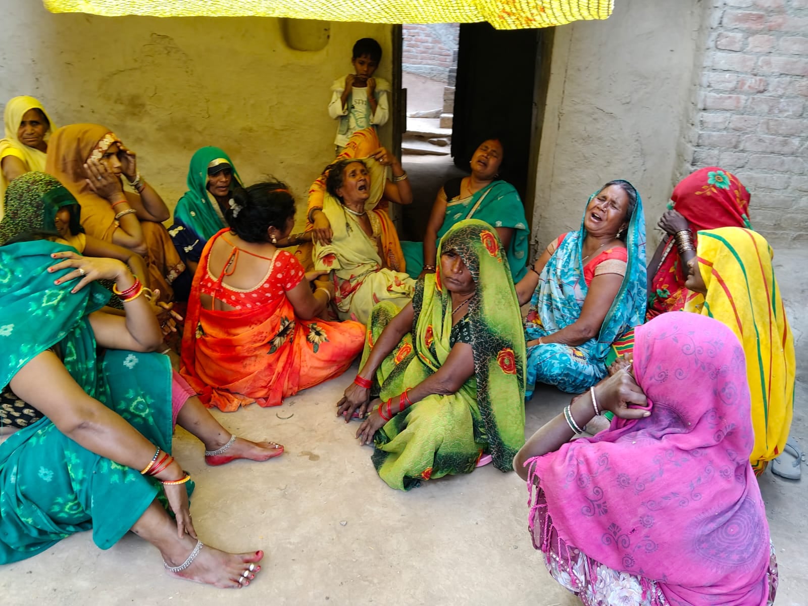 मृतक लाल चंद्र की फाइल फोटो, मृतक लाल चंद्र की फाइल फोटो,