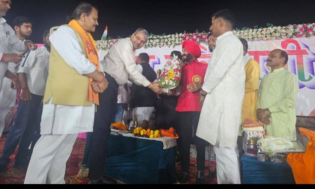 पदयात्रा निकालते हुए छात्र-छात्राएं। स्रोत : आयोजक पदयात्रा निकालते हुए छात्र-छात्राएं। स्रोत : आयोजक