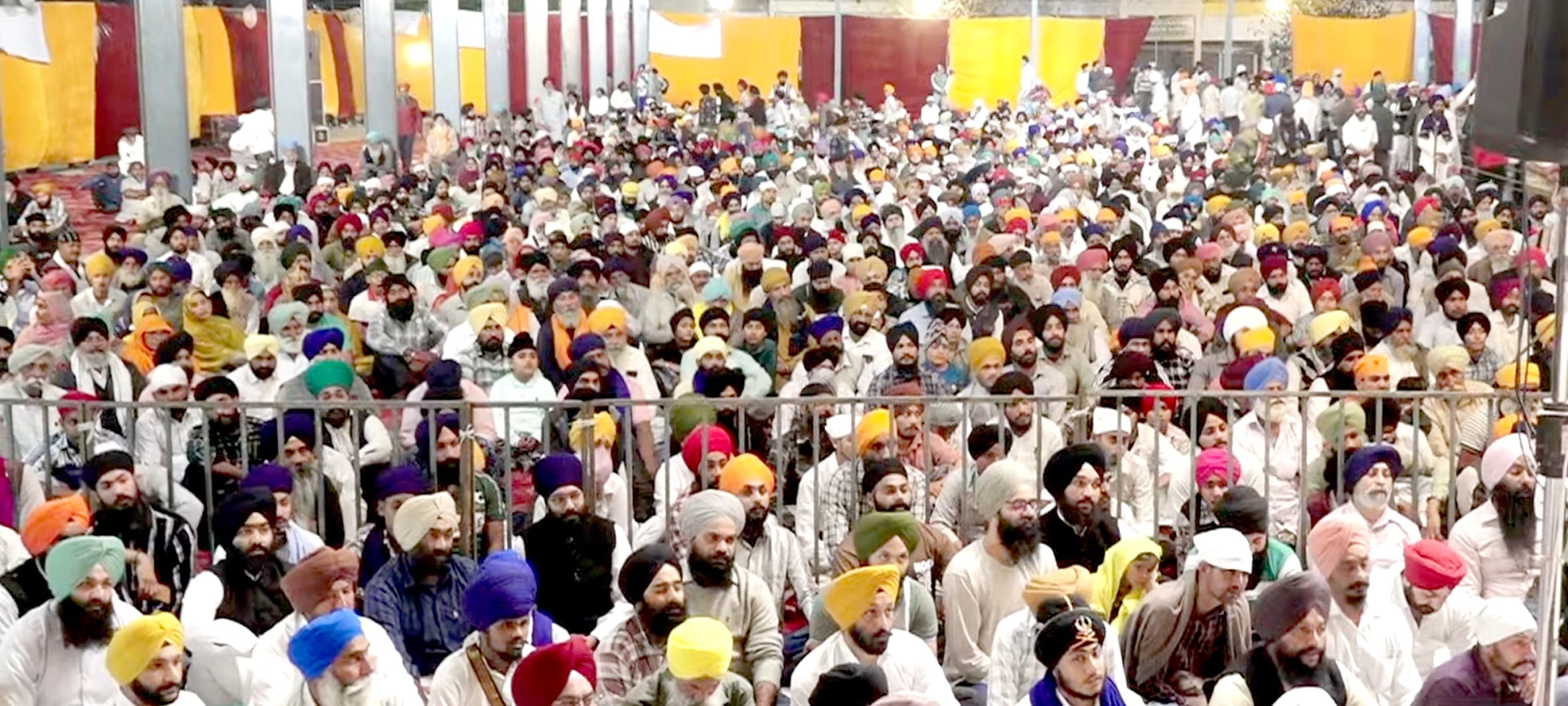 शहीदी दिवस पर आयोजित कार्यक्रम में शबद कीर्तन करता रागी जत्था। आयोजक