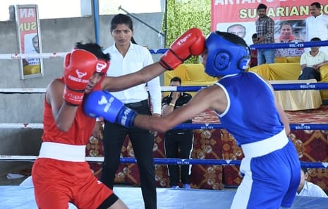 23-5वीं जूनियर बालक एवं बालिका हरियाणा स्टेट बॉक्सिंग चैंपियनशिप में एक-दूसरे को पंच मारते गुरप 23-5वीं जूनियर बालक एवं बालिका हरियाणा स्टेट बॉक्सिंग चैंपियनशिप में एक-दूसरे को पंच मारते गुरप