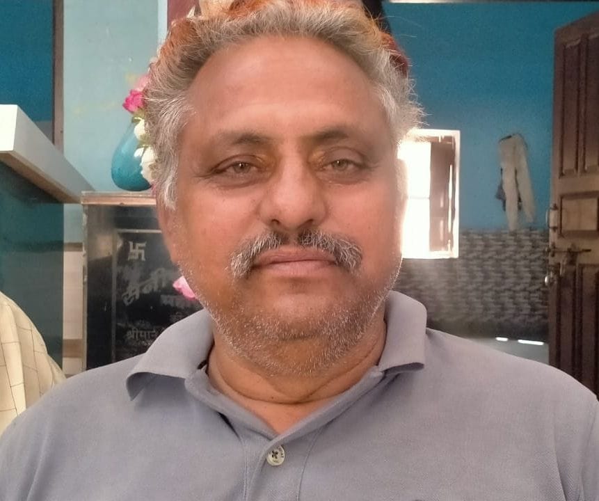 फोटो संख्या:66- नगर पालिका कार्यालय में डोर-टू-डोर कूड़ा  कलेक्शन  वाहनों को हरी झंडी  दिखाकर र