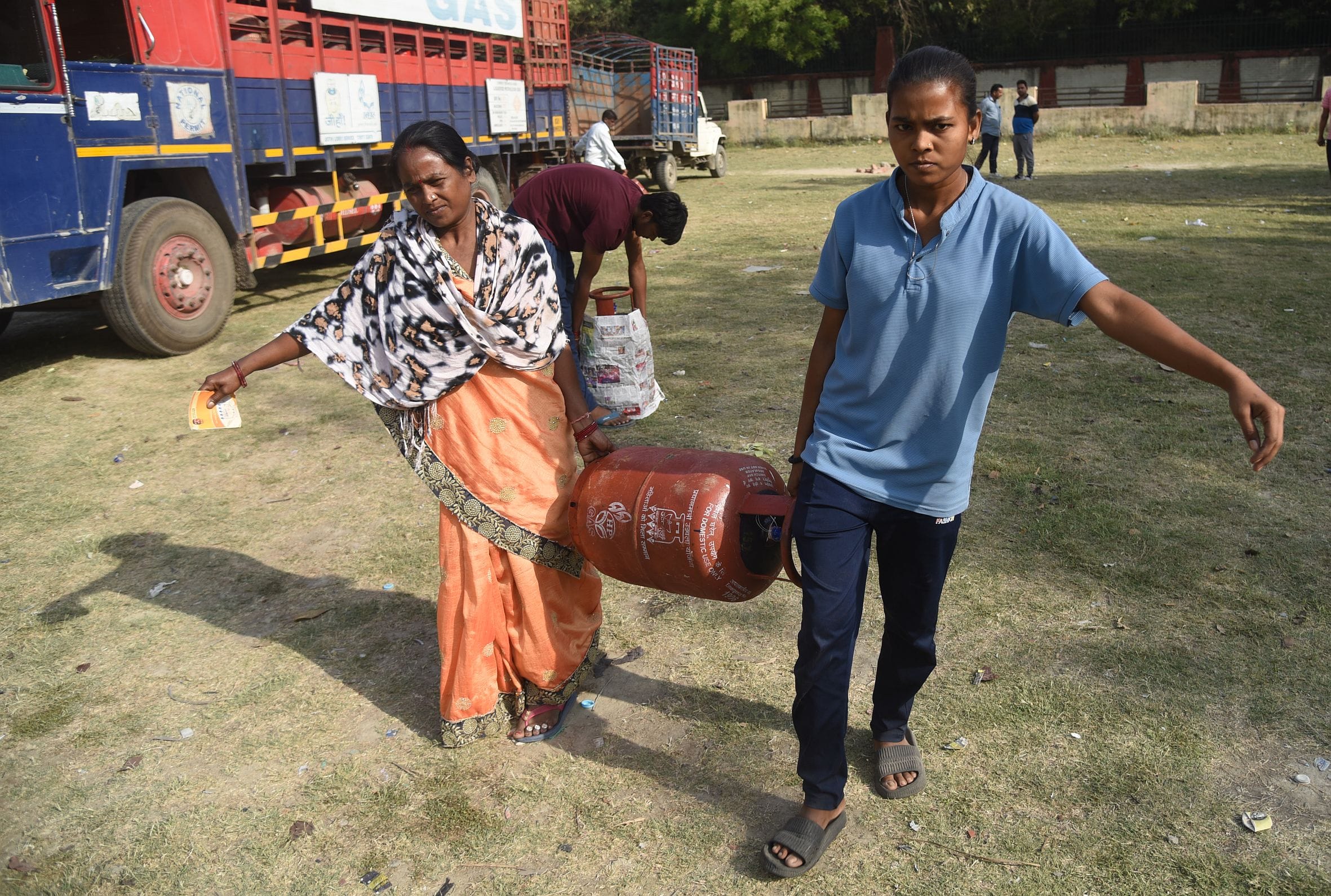 गैस के लिए परेशान लोग। गैस के लिए परेशान लोग।