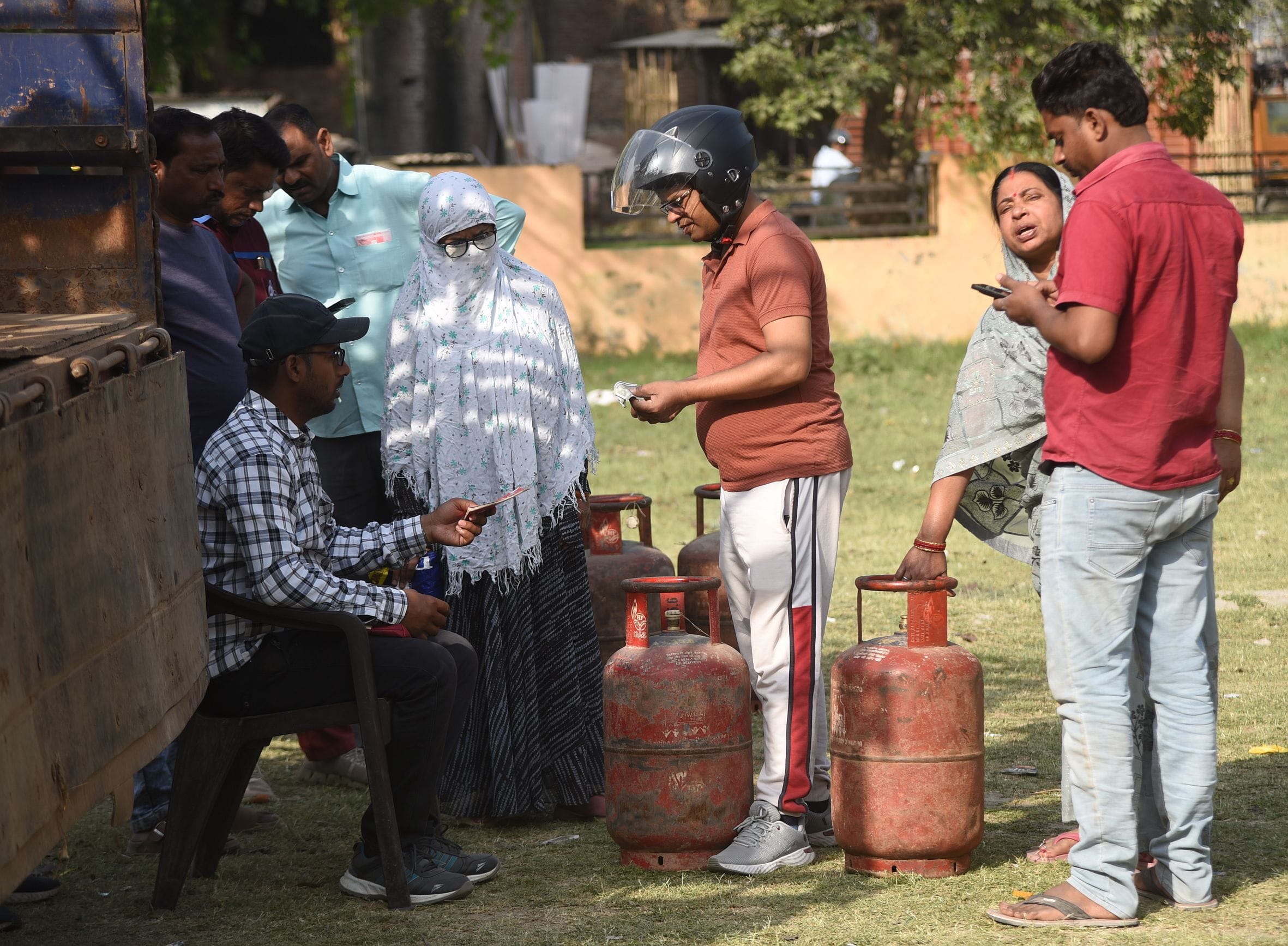 गैस संकट।