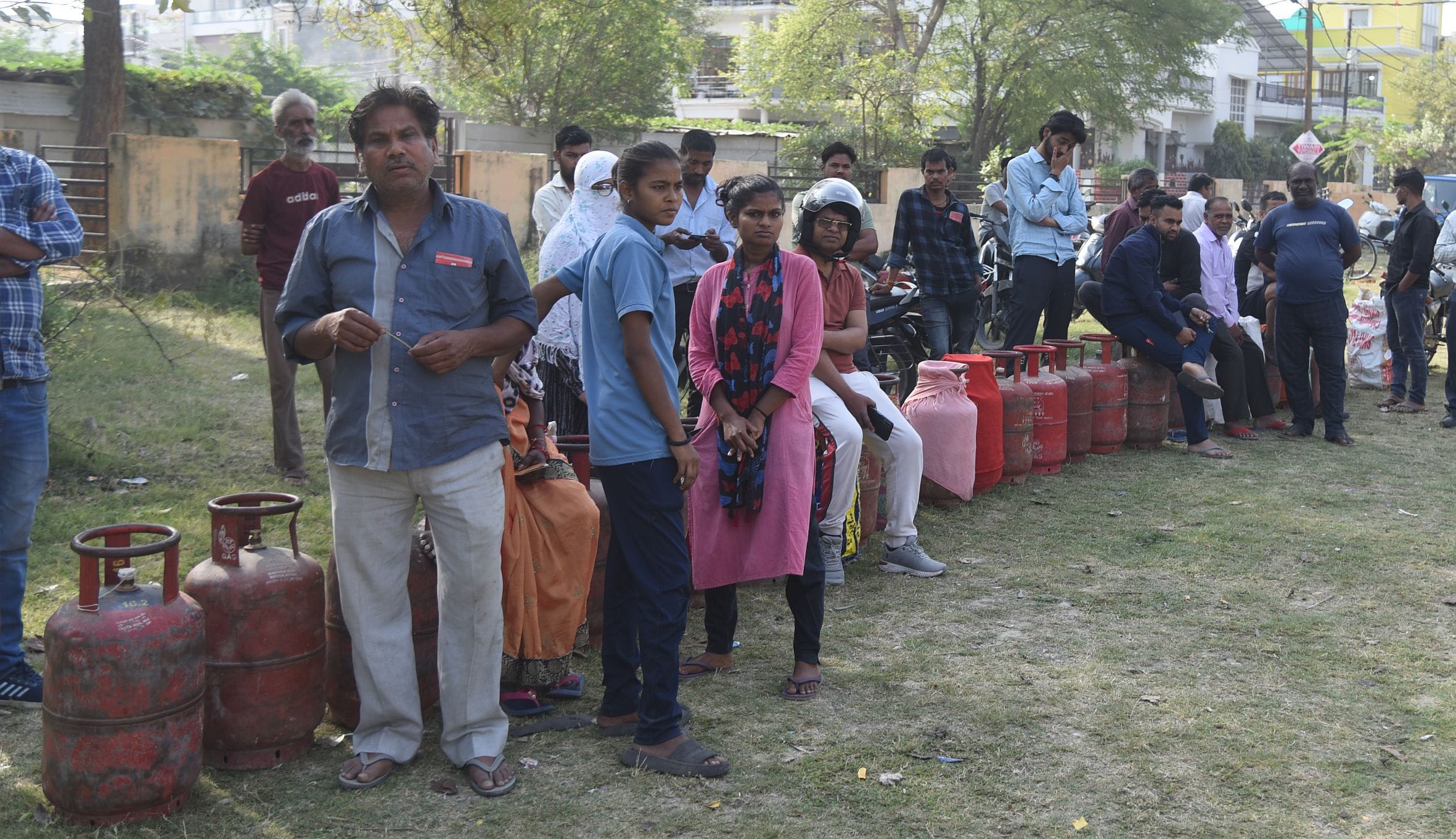 गैस संकट।