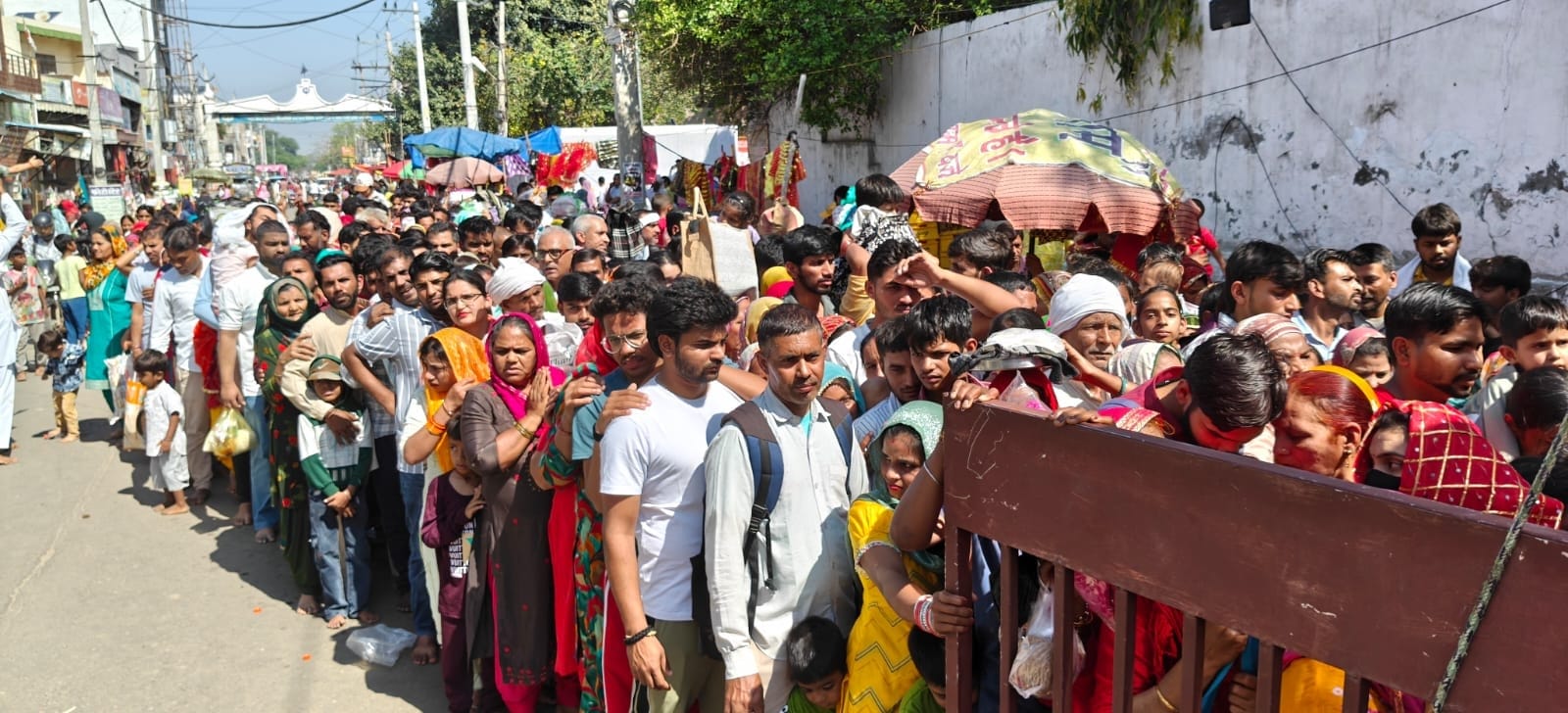 15-माता दरवाजा स्थित संकट मोचन मंदिर में नवरात्र महोत्सव के उपलक्ष्य में मां कालरात्रि की पूजा- 15-माता दरवाजा स्थित संकट मोचन मंदिर में नवरात्र महोत्सव के उपलक्ष्य में मां कालरात्रि की पूजा-