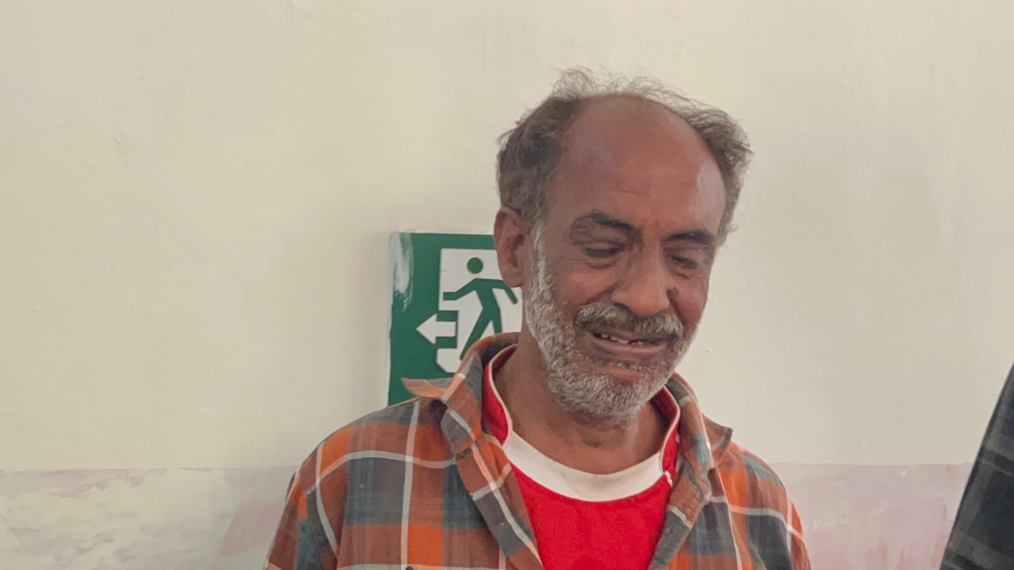 22-रोहतक के पुलिस अधीक्षक कार्यालय में कोलकाता में पंकज की मौत के बाद एसी से मिलने पहुंचे गांधी 22-रोहतक के पुलिस अधीक्षक कार्यालय में कोलकाता में पंकज की मौत के बाद एसी से मिलने पहुंचे गांधी