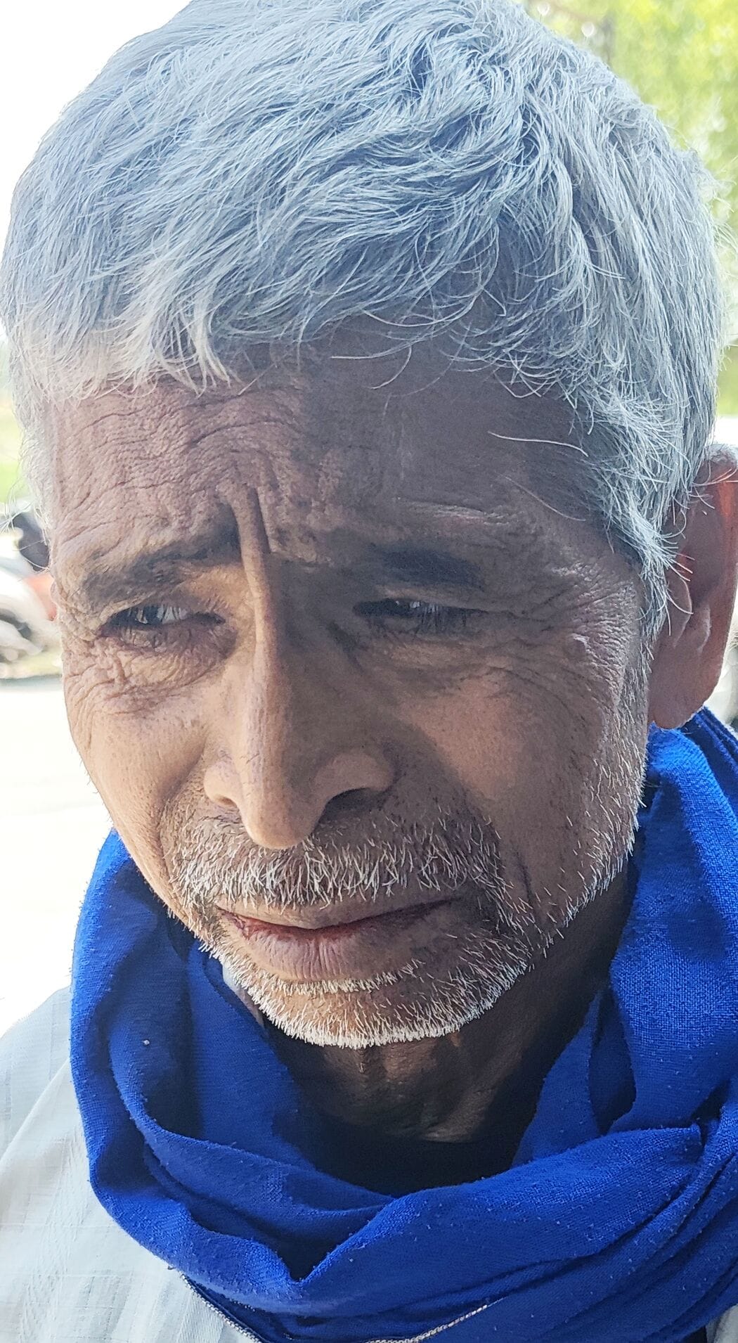 फोटो-17-गैस पर्ची लेने के लिए एजेंसी में लगी भीड़। संवाद