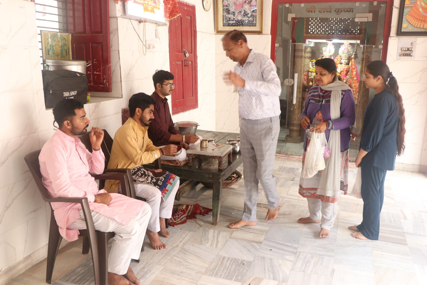 जगाधरी का देवी भवन मंदिर का मुख्य द्वार। संवाद