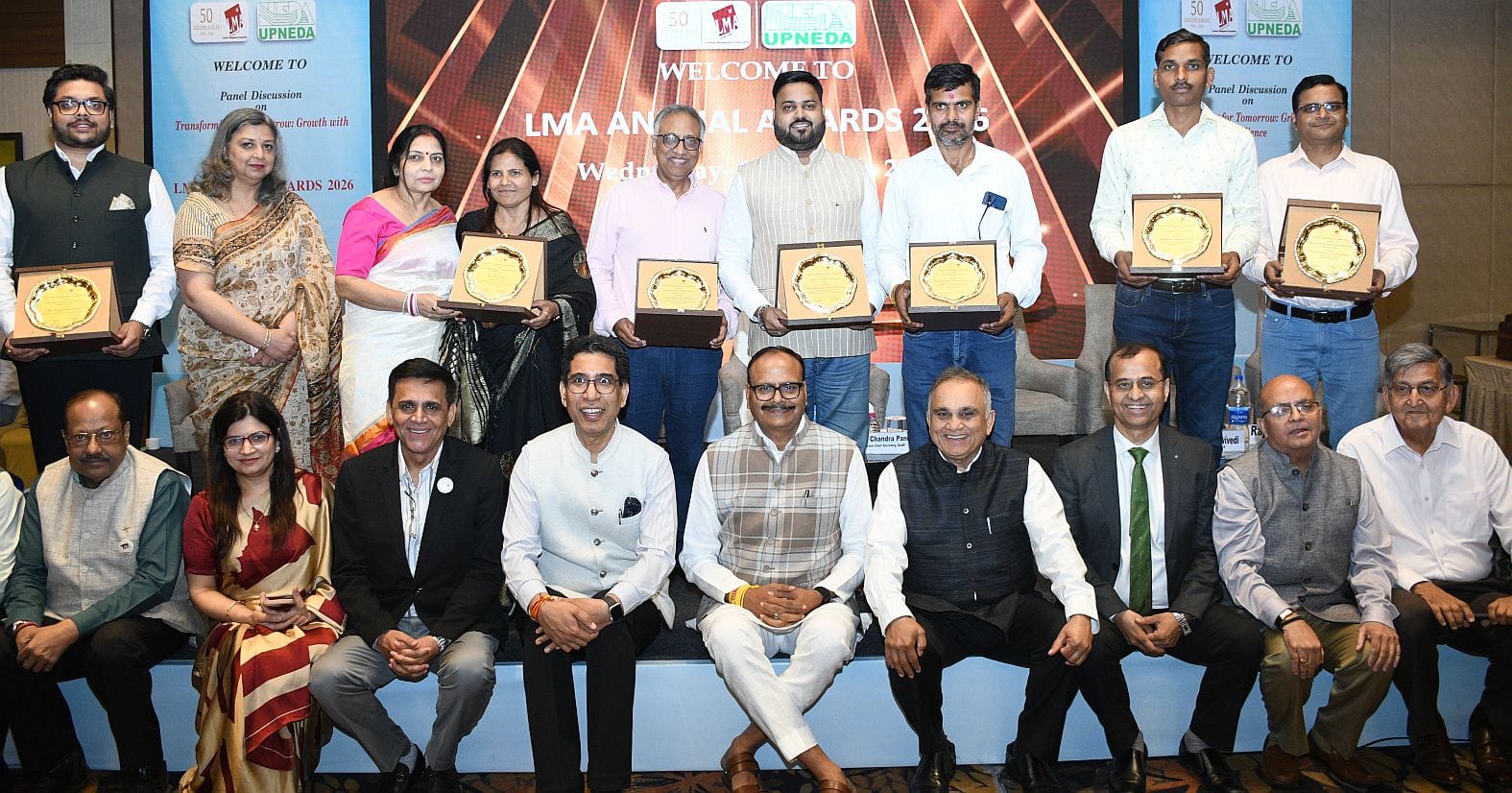 लखनऊ मैनेजमेंट एसोसिएशन के सम्मान समारोह में डिप्टी सीएम हुए शामिल। लखनऊ मैनेजमेंट एसोसिएशन के सम्मान समारोह में डिप्टी सीएम हुए शामिल।