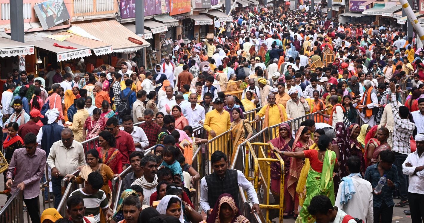 34-कनकभवन में रामजन्मोस्व के मौके पर सजा भगवान का विग्रह।-संवाद 34-कनकभवन में रामजन्मोस्व के मौके पर सजा भगवान का विग्रह।-संवाद