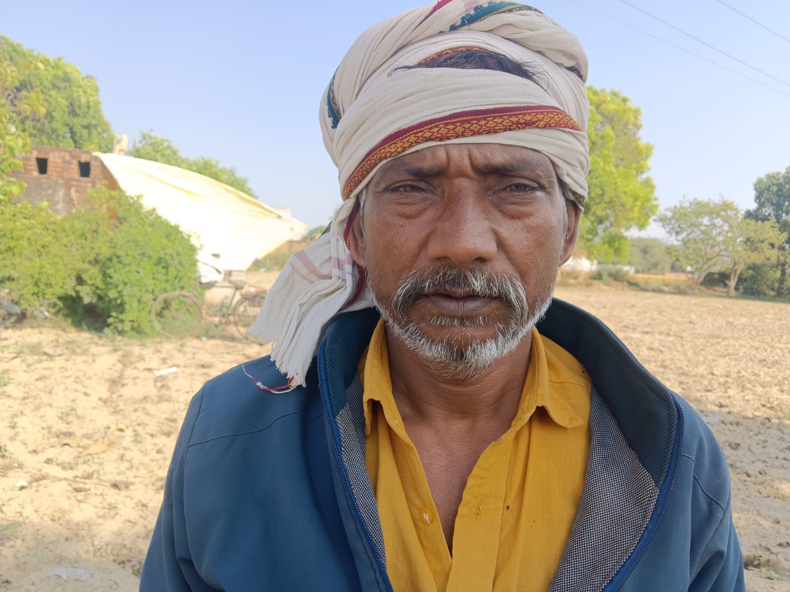 अनेठी गांव में कारोबारी के घर में घड़े व जर्किन में सिरका बनने के लिए रखा हुआ गन्ने का रस। संवा