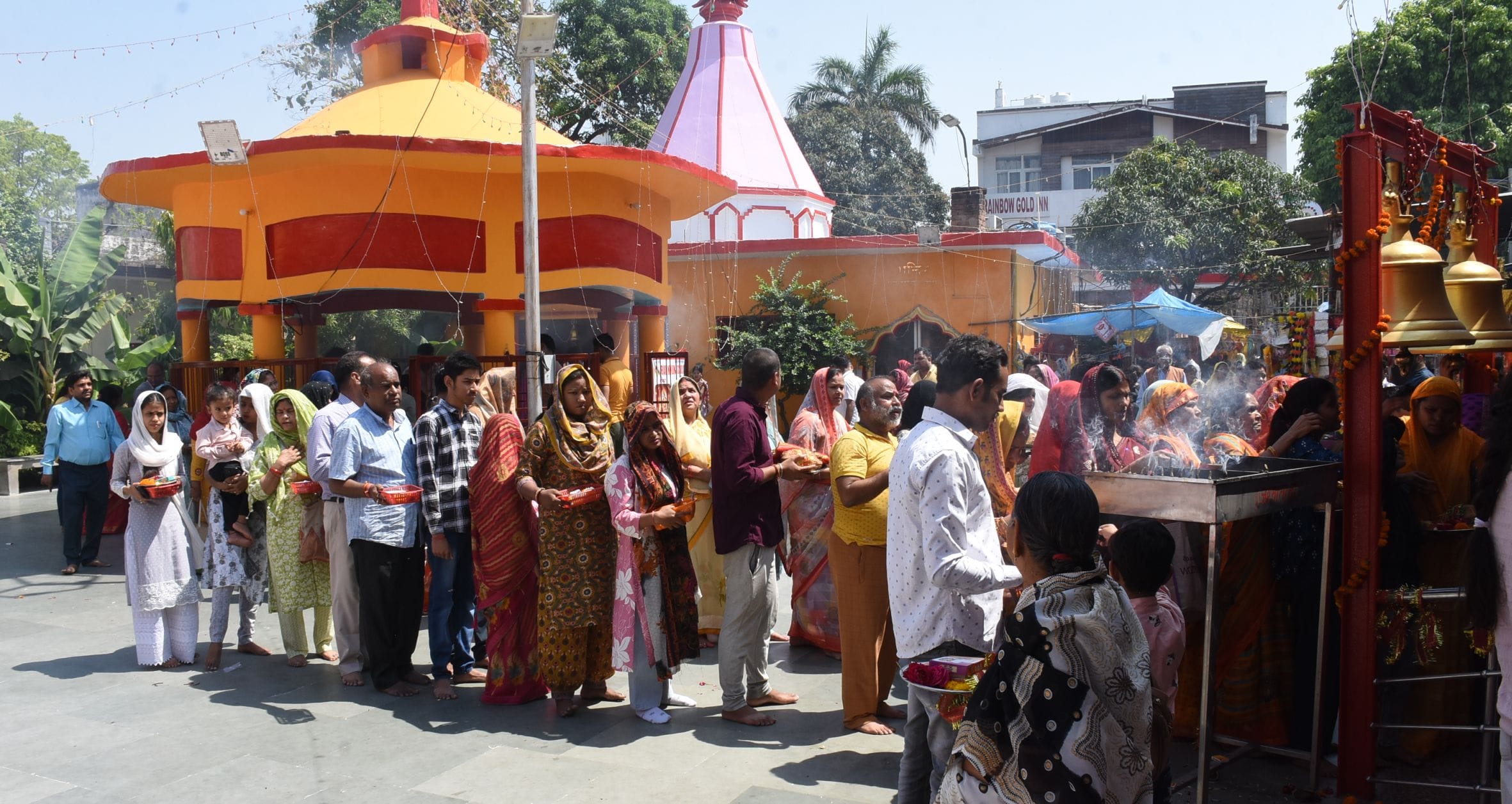 अष्टमी पर हुआ कन्याओं का पूजन