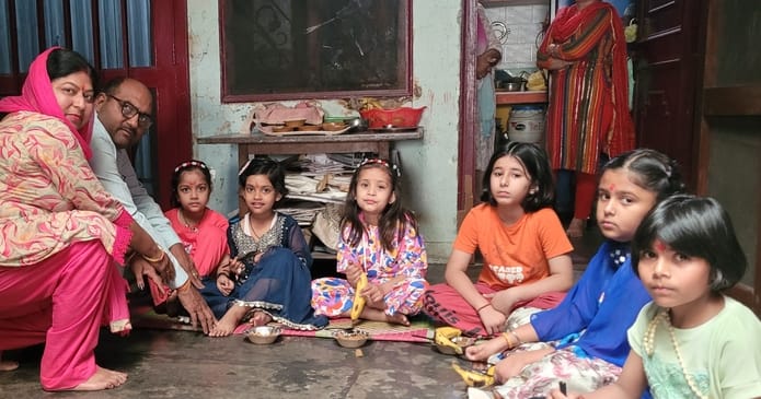 बिजनौर में अष्टमी पर काली माता के मंदिर पर श्रद्घालुओं की उमड़ी भीड़। संवाद