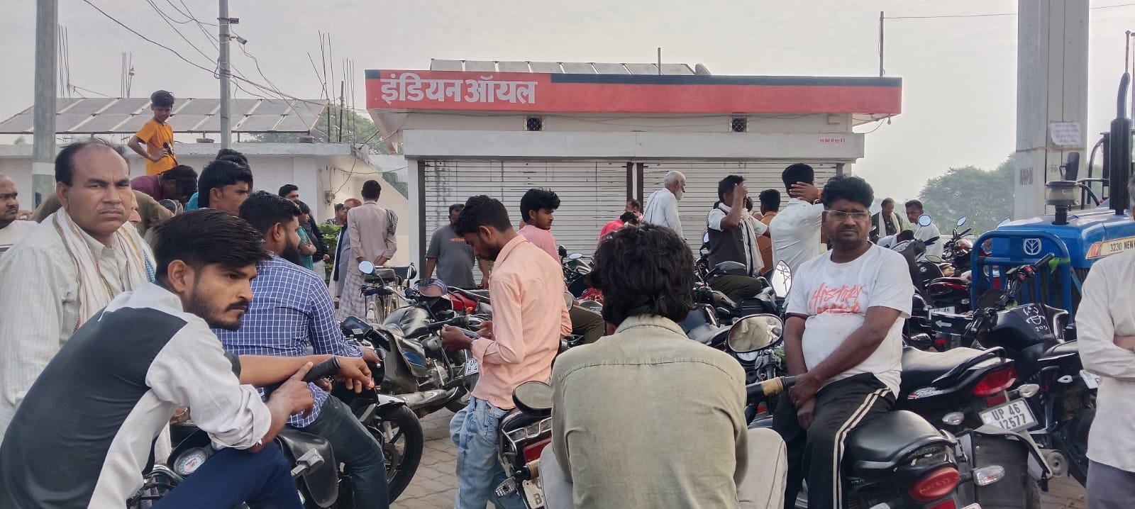 महरू मुर्तिहा में बंद हिंदुस्तान पेट्रोलियम की टंकी। महरू मुर्तिहा में बंद हिंदुस्तान पेट्रोलियम की टंकी।
