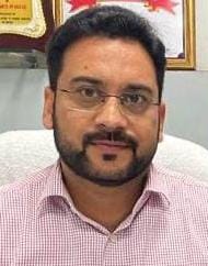 अभिभावक बिजेंद्र यादव