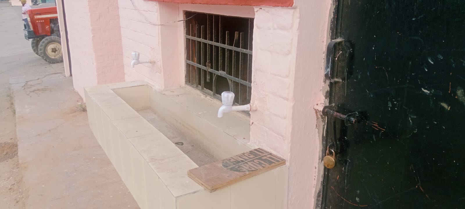 अंबाला सिटी की अनाज मंडी में दोनों गेटों पर लगी सीसीटीवी कैमरे से निगरानी। अमर उजाला