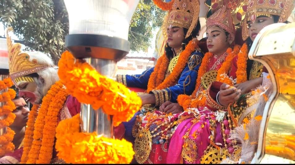 अतरौलिया में श्रीराम नवमी पर निकाली गई झांकी में हनुमान जी की झांकी। संवाद