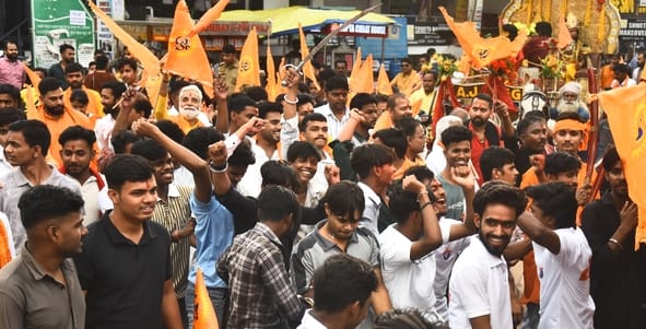 बजरंग दल के कार्यकर्ताओं ने निकाली शोभा यात्रा बजरंग दल के कार्यकर्ताओं ने निकाली शोभा यात्रा