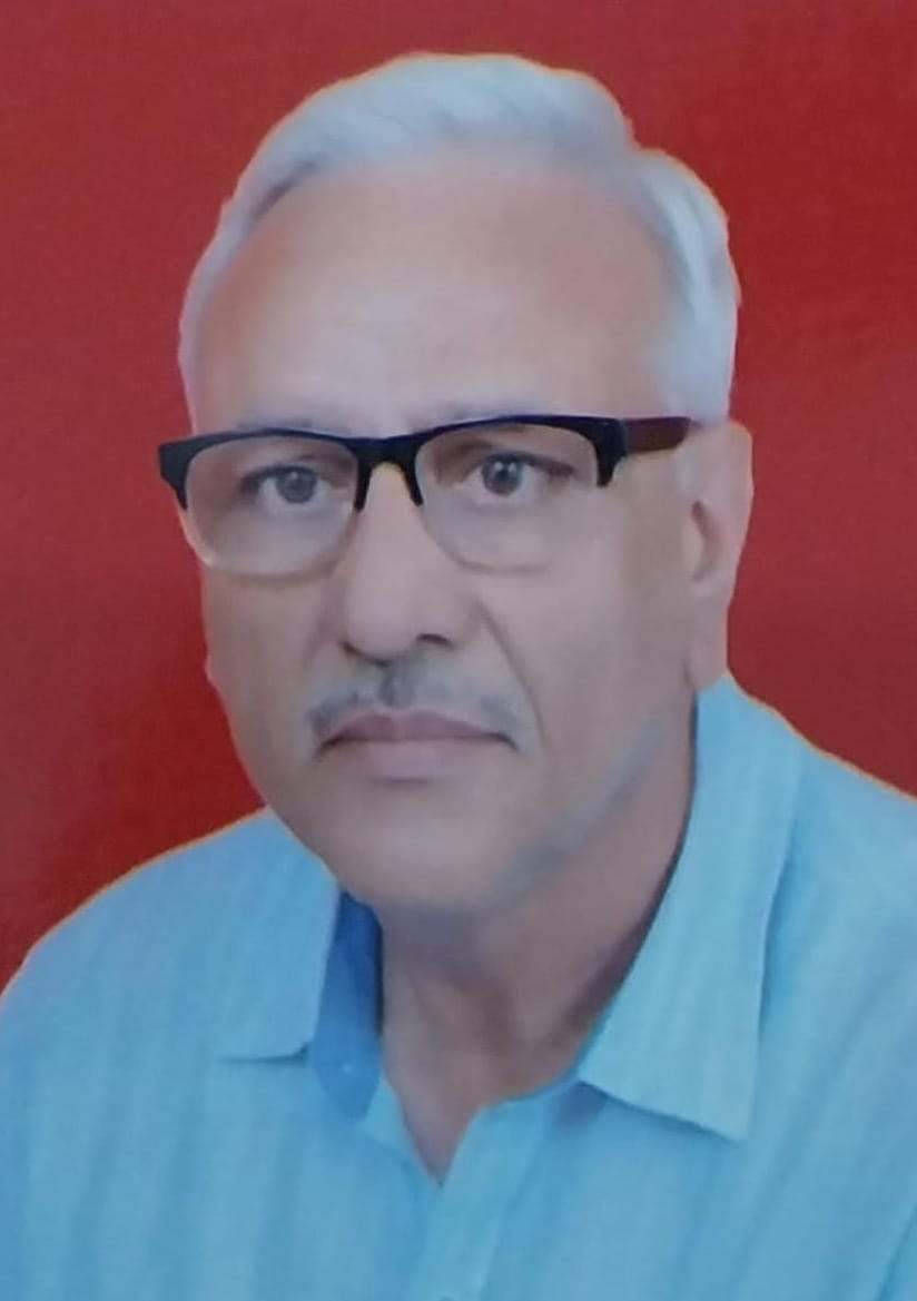 -फोटो 88 : बहादुरगढ़ में एक गैस एजेंसी पर पहुंची सिलिंडरों की गाड़ी। संवाद