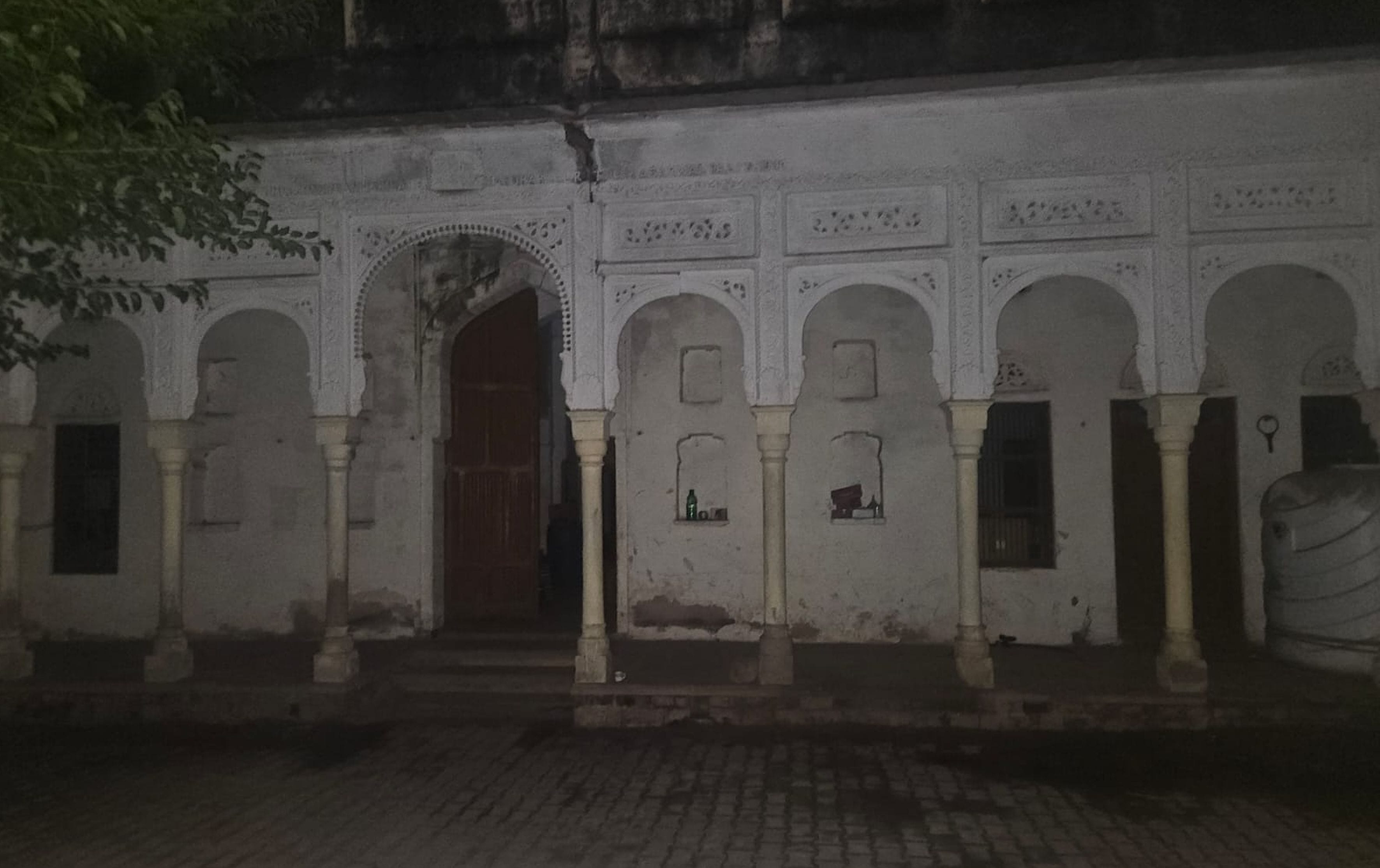 फोटो संख्या:51 गांव पाली में आरोपी के घर रखे एलपीजी सिलिंडर। सूत्र