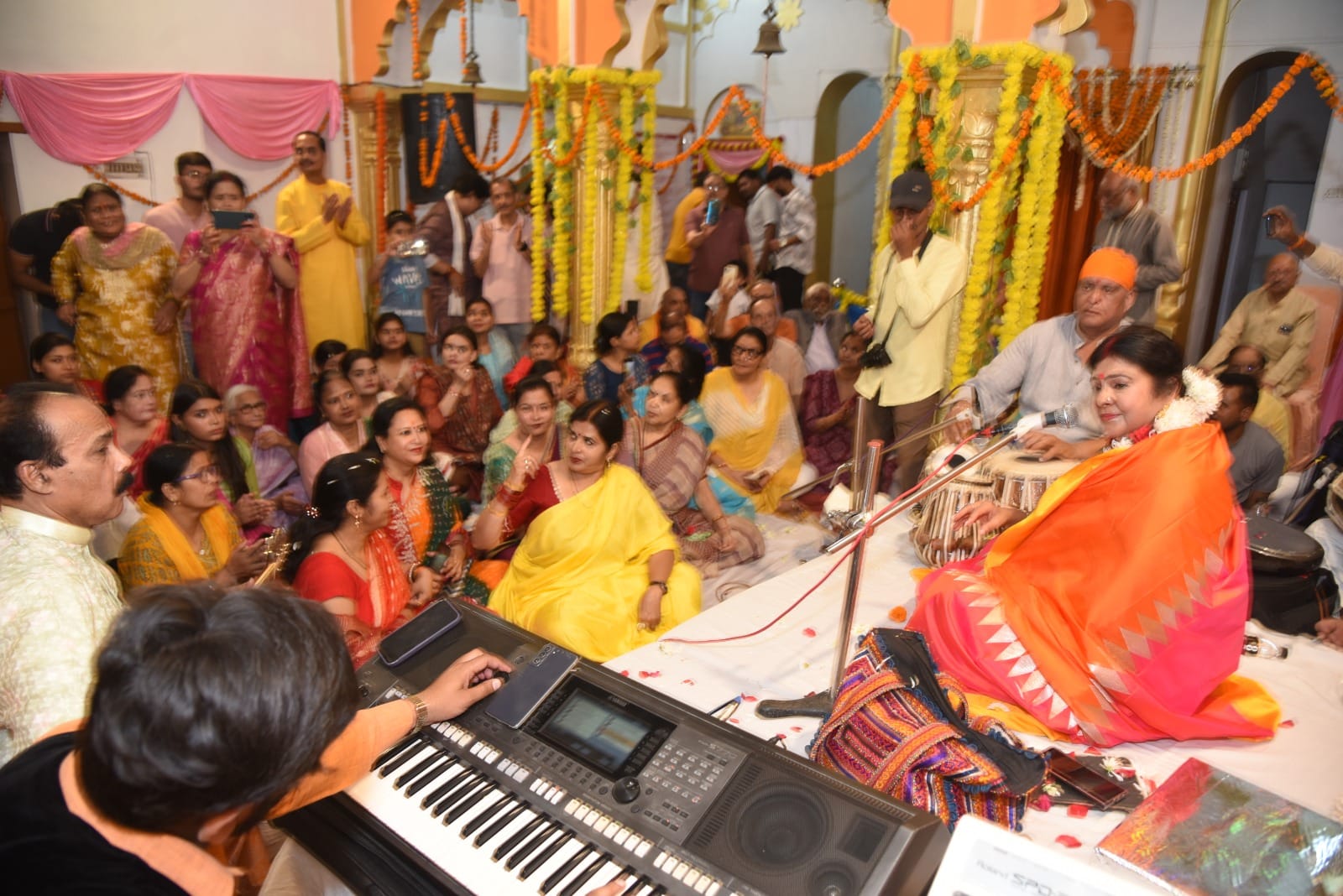 मंदिर की 100वीं वर्षगांठ हुआ रामचरितमानस पाठ मंदिर की 100वीं वर्षगांठ हुआ रामचरितमानस पाठ