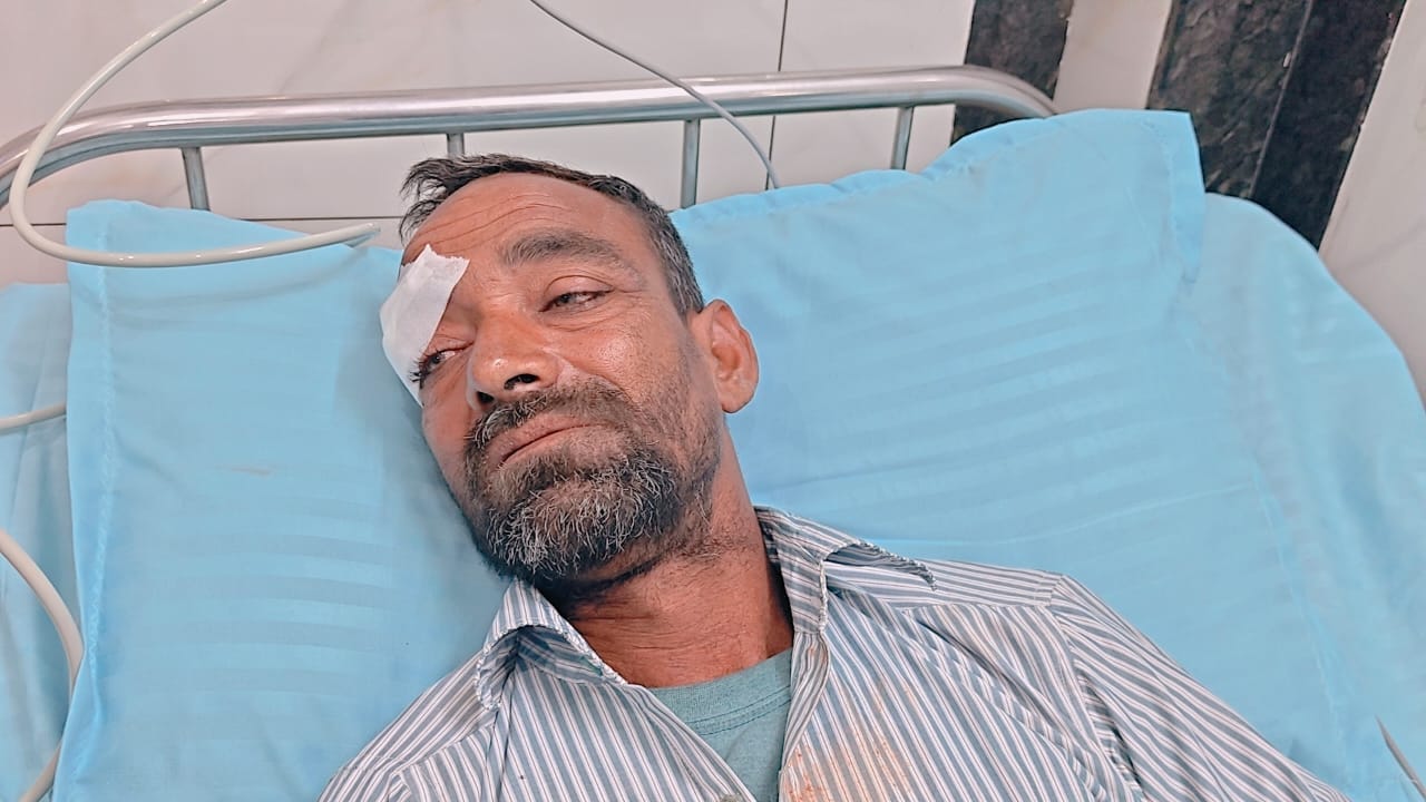 रामनगर में सड़क हादसा में घायल नेहाल(33) । संवाद रामनगर में सड़क हादसा में घायल नेहाल(33) । संवाद