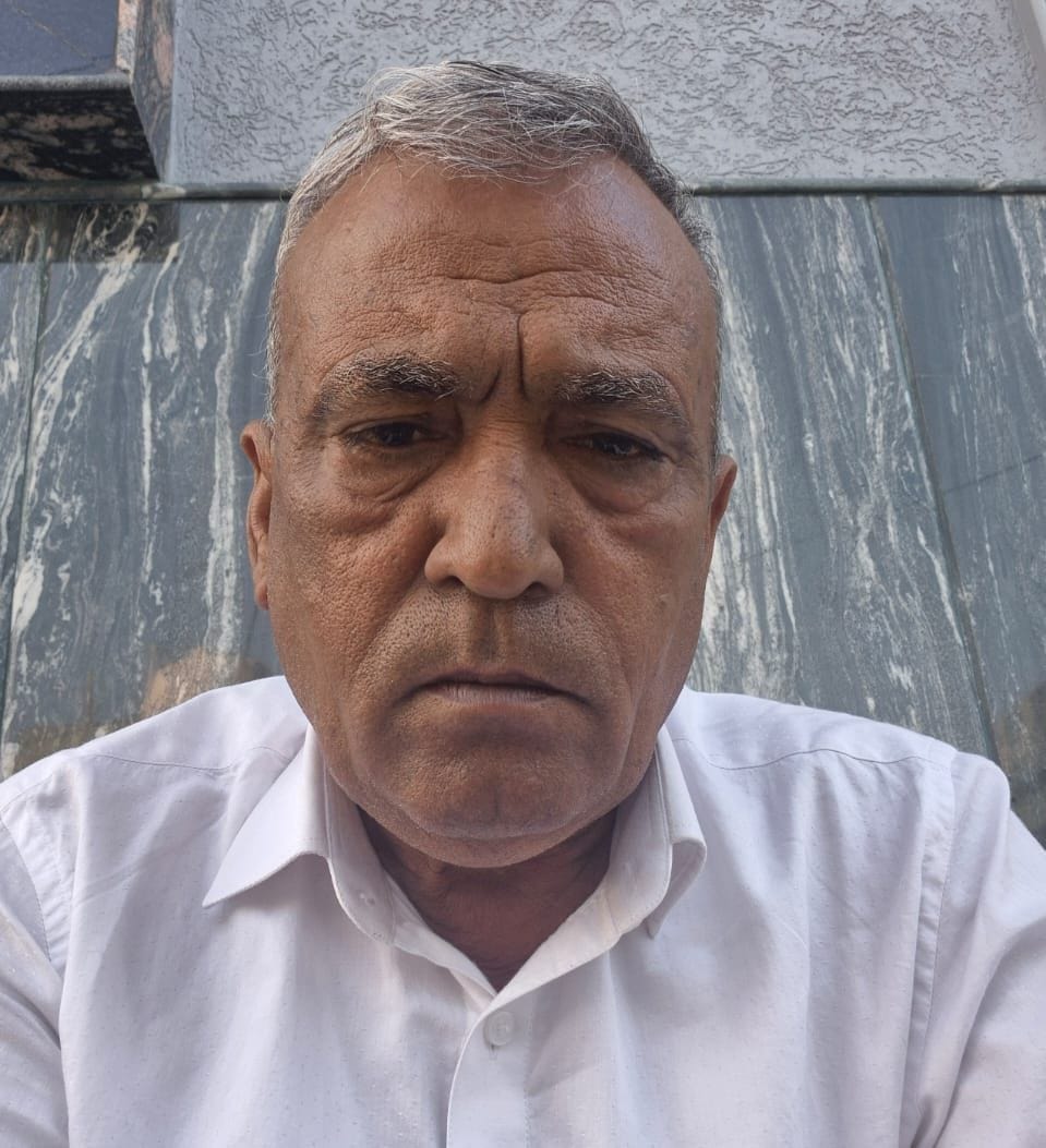 05-रोहतक के बोहर अठगामा भवन में लगे ट्रांसफॉर्मरों के निकट बैठे आमजन। स्रोत : ग्रामीण 05-रोहतक के बोहर अठगामा भवन में लगे ट्रांसफॉर्मरों के निकट बैठे आमजन। स्रोत : ग्रामीण