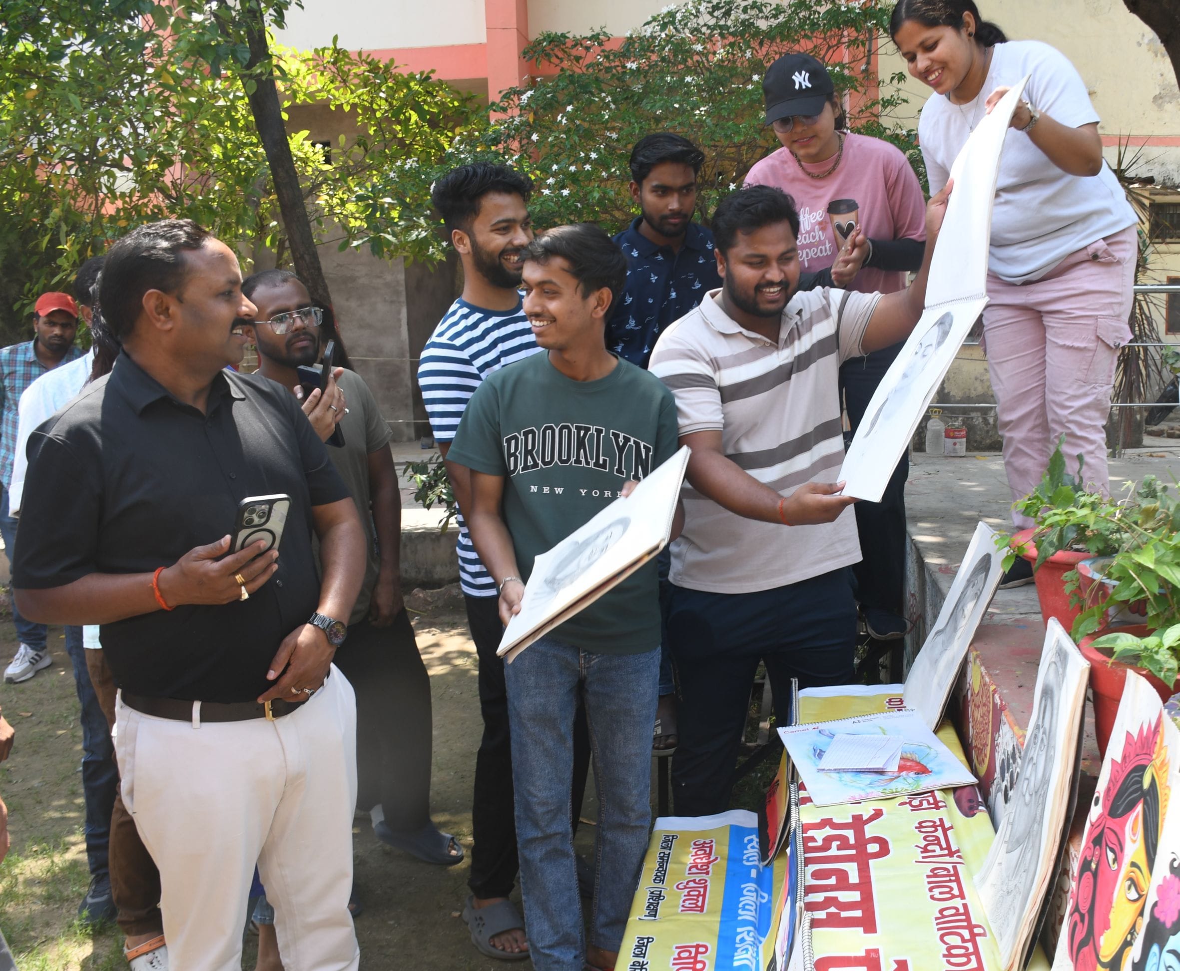 डायट परिसर में वार्षिक कला प्रदर्शनी एवं रंगोत्सव का आयोजन हुआ। डायट परिसर में वार्षिक कला प्रदर्शनी एवं रंगोत्सव का आयोजन हुआ।