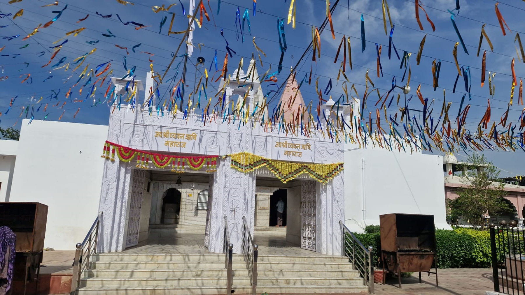 गांव चौशाला के च्यवन ऋषि मंदिर में मां सुकन्या मंदिर जहां से चोरों ने उडाया छत्र गांव चौशाला के च्यवन ऋषि मंदिर में मां सुकन्या मंदिर जहां से चोरों ने उडाया छत्र