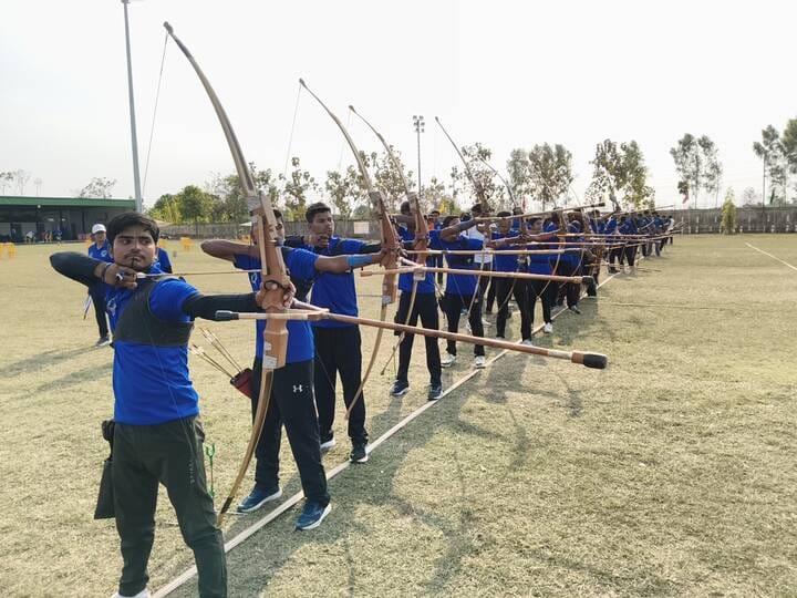 रॉबर्ट्सगंज तियरा विशिष्ट स्पोर्ट्स स्टेडियम में राज्य स्तरीय तीरंदाजी प्रतियोगिता में प्रतिभा