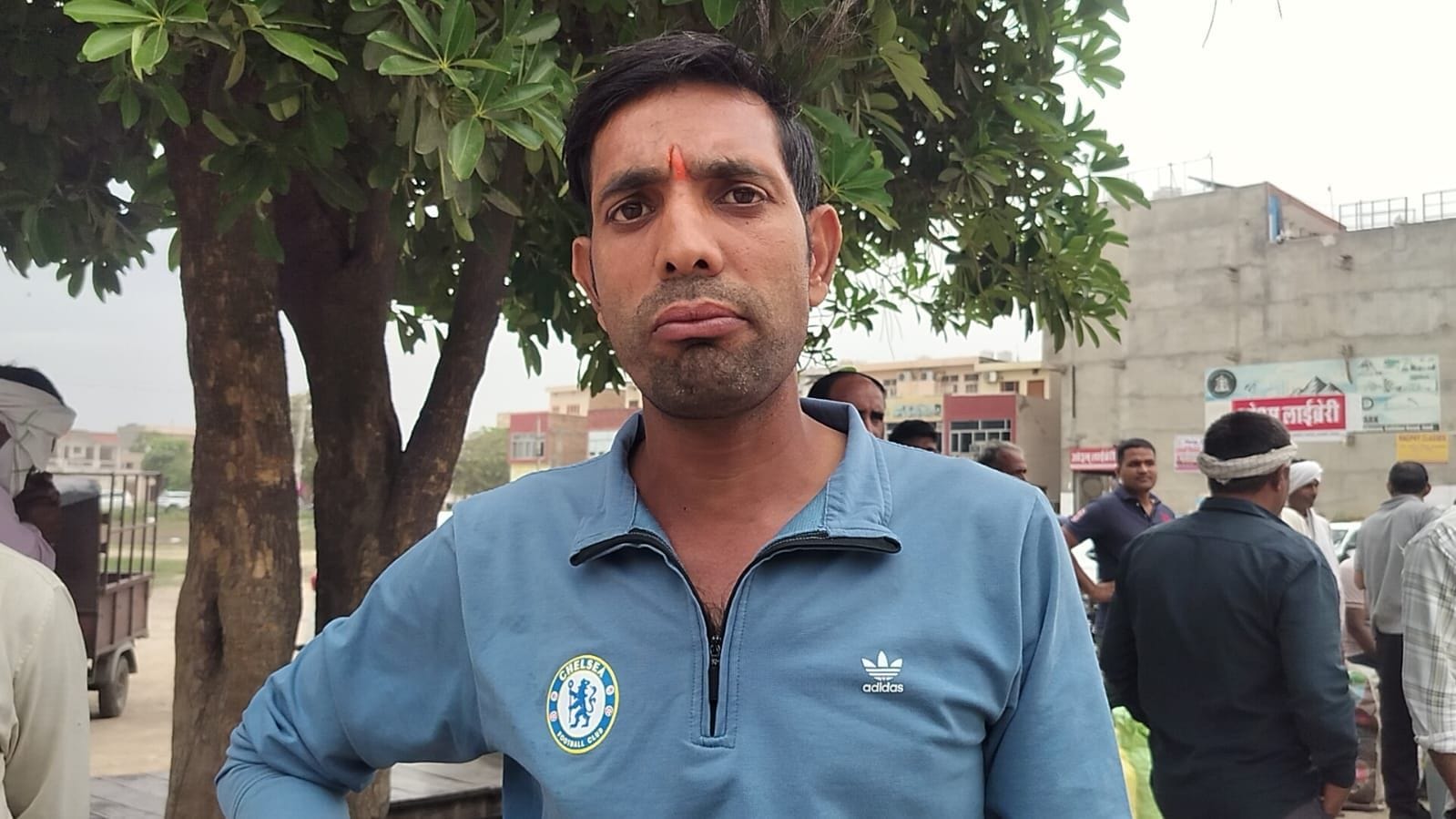 30जेएनडी20:हुडा ग्राउंड में गैस सिलिंडर के लिए लाइन में लगे उपभोक्ता। संवाद 30जेएनडी20:हुडा ग्राउंड में गैस सिलिंडर के लिए लाइन में लगे उपभोक्ता। संवाद