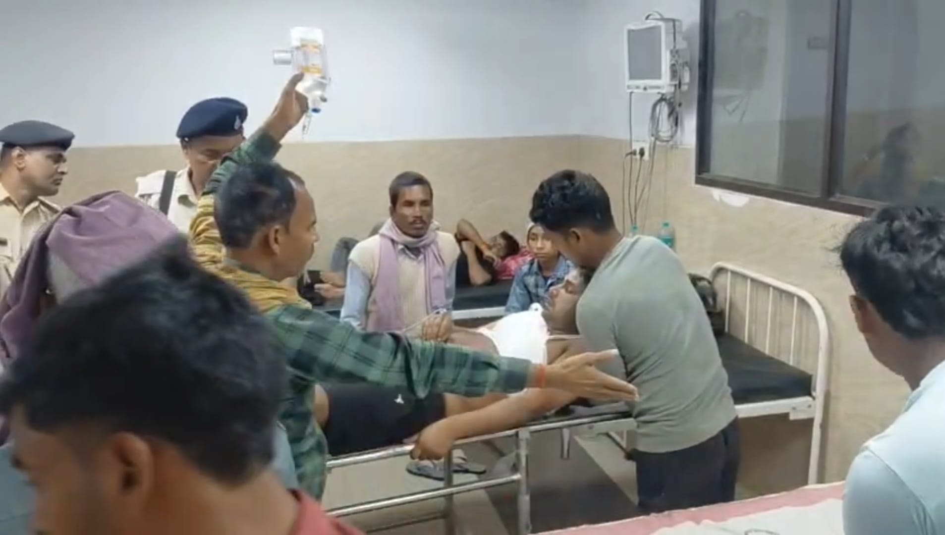 घेरकर मारी गोली