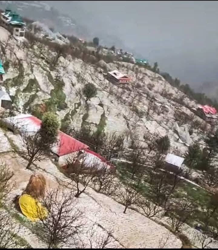 कुमारसैन में सोमवार दोपहर बाद ओलावृष्टि ने मचाया कहर। संवाद