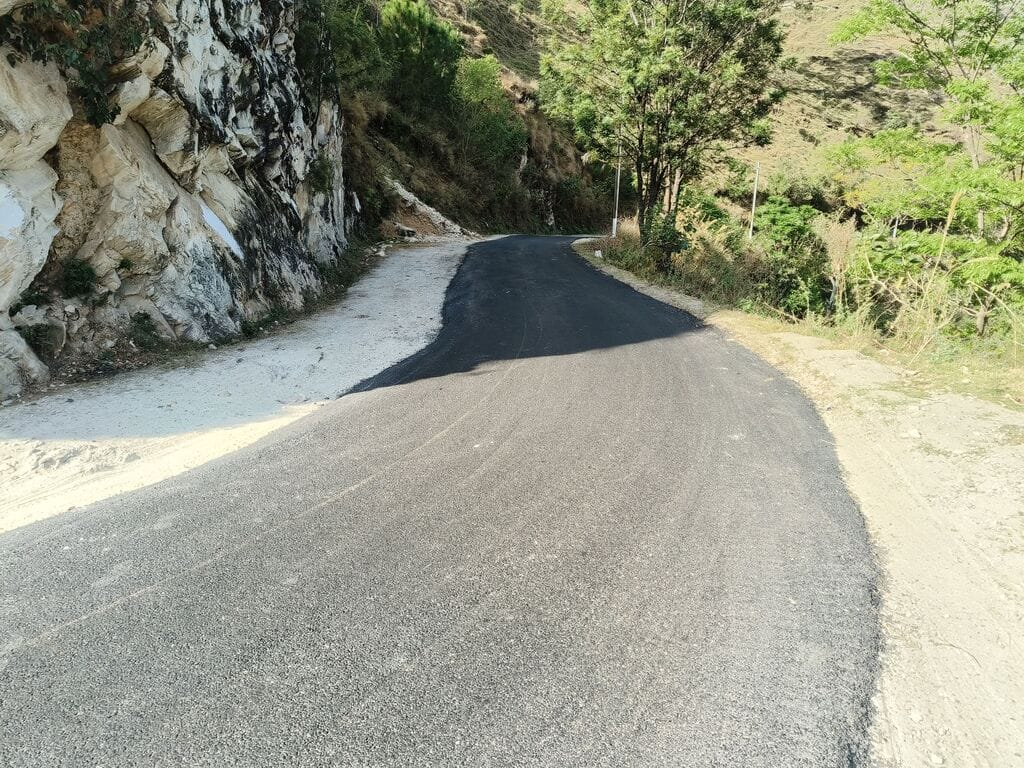 नोगली-राजपुरा सडक़ खस्ताहालत को लेकर प्रकाशित की गई खबर। 