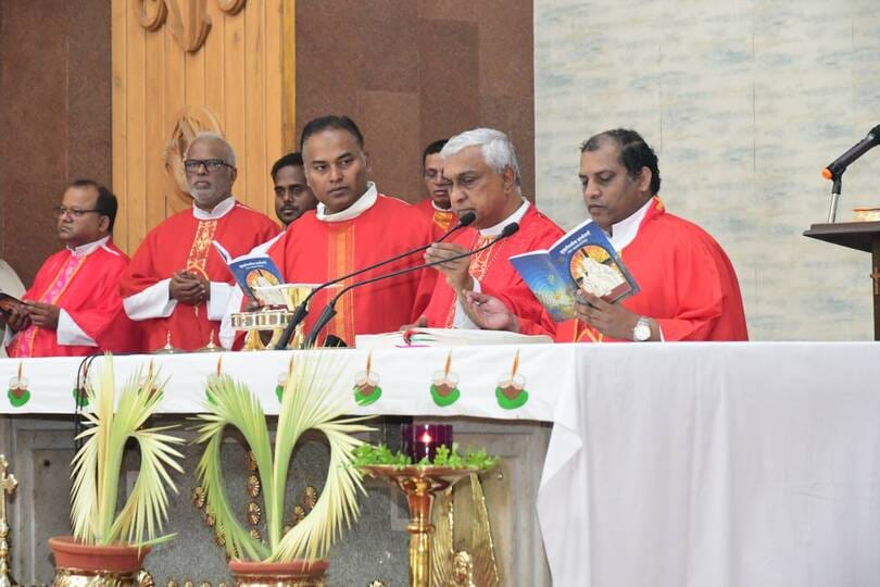 पाम सन्डे पर कैंटूमेन्ट के बड़े चर्च में खाजूर की डाली का जुलूस निकाला गया ,अमर उजाला पाम सन्डे पर कैंटूमेन्ट के बड़े चर्च में खाजूर की डाली का जुलूस निकाला गया ,अमर उजाला