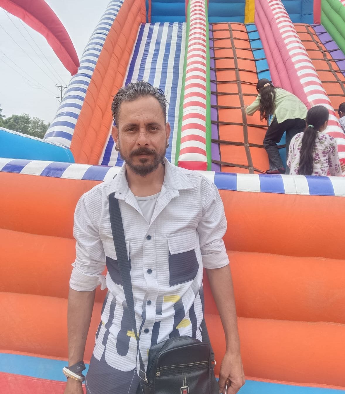 सरकाघाट उपमंडल के बरच्छवाड़ मेला में लोगों के न पहुचने से सूनी पड़ी दुकानें। संवाद सरकाघाट उपमंडल के बरच्छवाड़ मेला में लोगों के न पहुचने से सूनी पड़ी दुकानें। संवाद