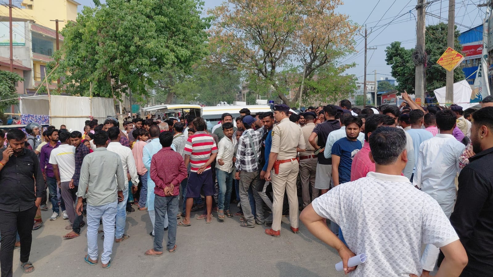 दिन दहाड़े प्रॉपर्टी डीलर की हत्या