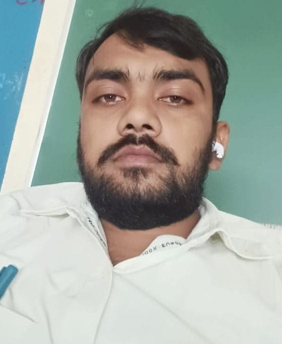 फोटो 41 - पटियाली स्वाथ्य केंद्र पर महिला का उपचार करते स्वास्थ्य कर्मी। स्रोत : संवाद फोटो 41 - पटियाली स्वाथ्य केंद्र पर महिला का उपचार करते स्वास्थ्य कर्मी। स्रोत : संवाद